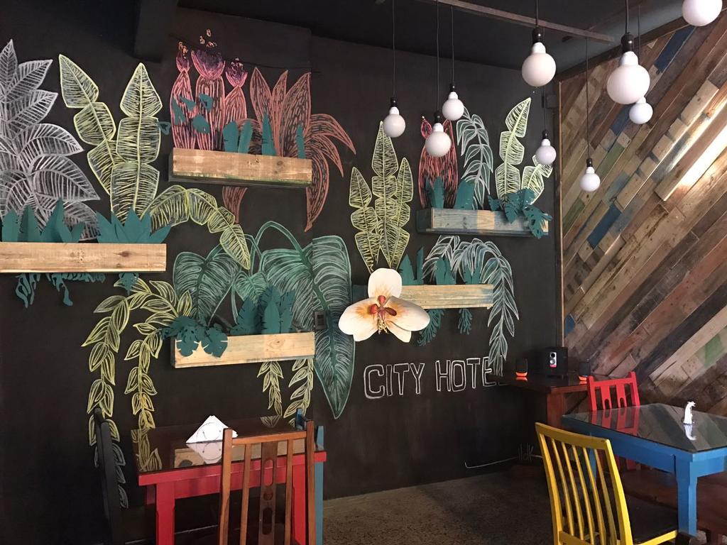 City Hotel Posadas Luaran gambar