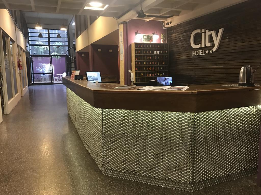 City Hotel Posadas Luaran gambar