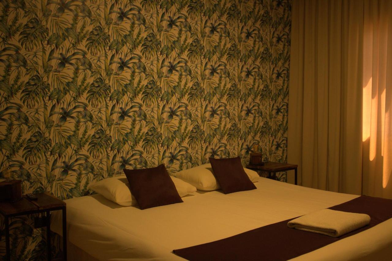 City Hotel Posadas Luaran gambar