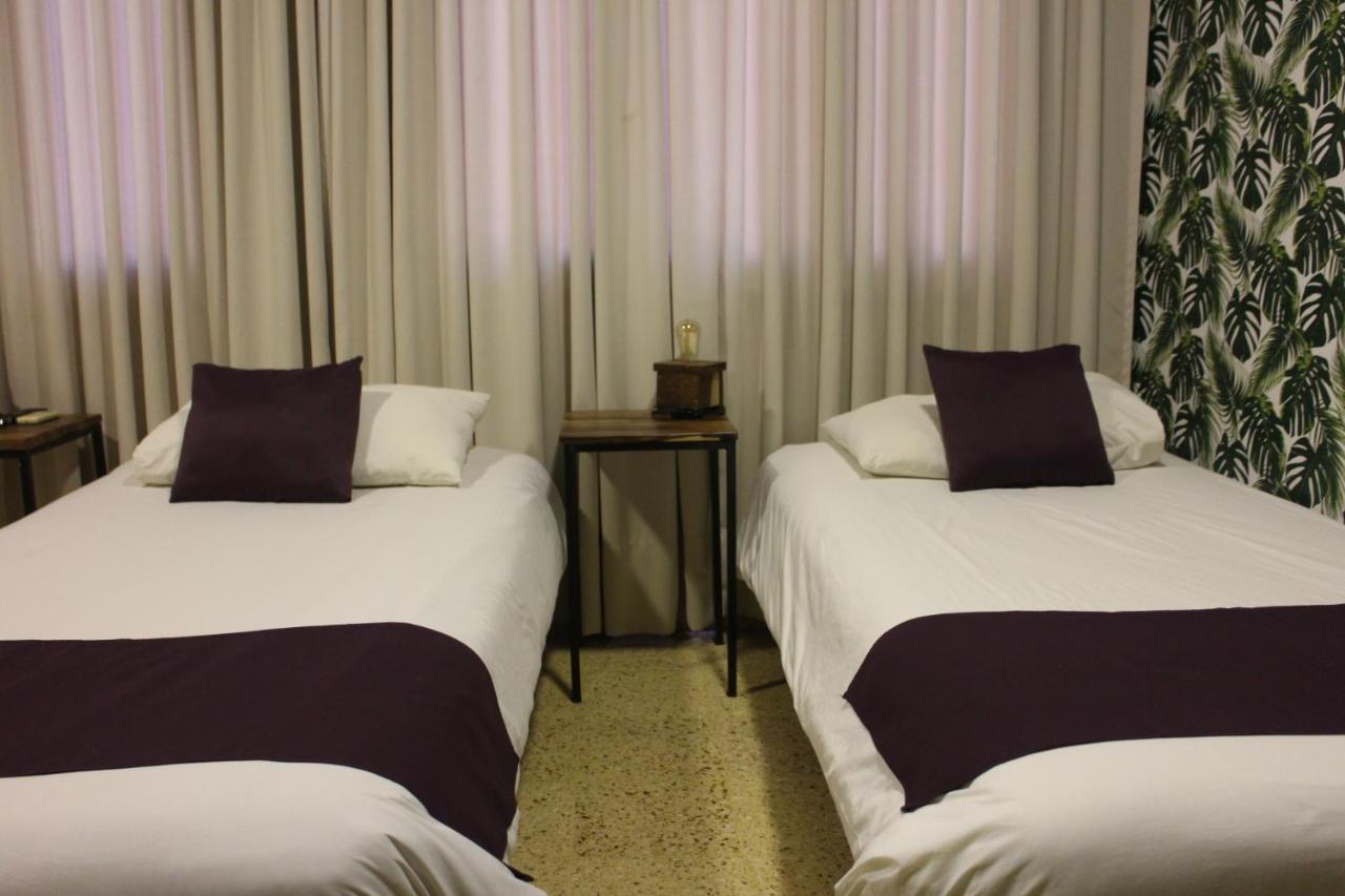 City Hotel Posadas Luaran gambar